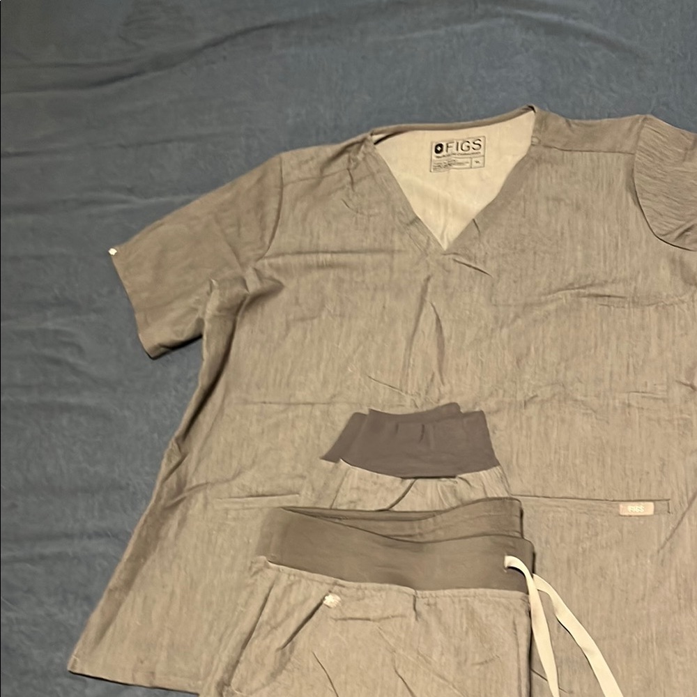 Figs Gray Scrub Set